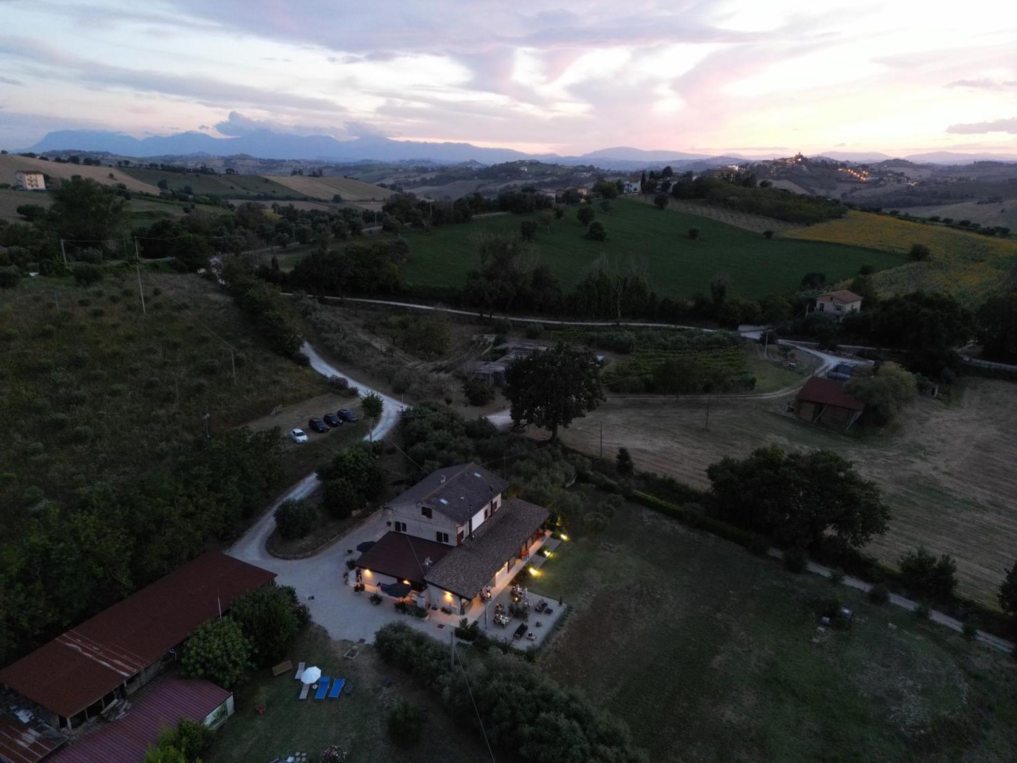 Gastronomic B&B Carlocarla Monte San Pietrangeli Bagian luar foto